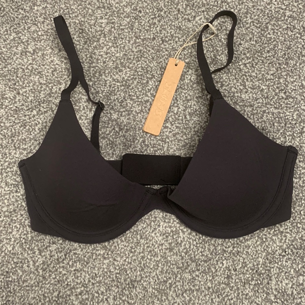 NWT skims fits everybody plunge bra